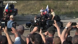 Video: Ông Putin phóng motor phân khối lớn cùng "Những con sói đêm"