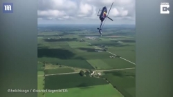 Video: Sốc cảnh trực thăng lộn ngược trên bầu trời rồi thăng bằng trở lại