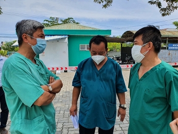 Chuyên gia của Bộ Y tế rút khỏi Đà Nẵng sau 3 tuần chống dịch COVID-19