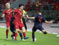 Việt Nam - Thái Lan (0-0): Chanathip "mất tích", Đặng Văn Lâm "lên đồng"