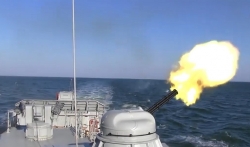 Video: Tàu tên lửa Nga khai hoả ngăn chặn vụ không kích