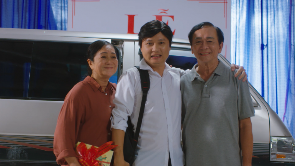 Nguyễn Hải Phong bật mí người bạn giúp anh phụng dưỡng cha mẹ trong MV mới
