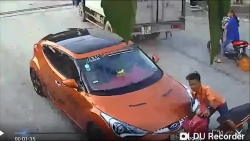 video tai xe o to tung lien hoan dam vao nam thanh nien di xe may sau va cham