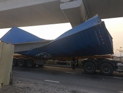 nguyen nhan bat ngo vu xe container keo sap dam cau o tp hcm