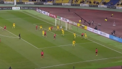 video choang voi nhung pha xu ly bong non not cua cau thu dtqg trung quoc