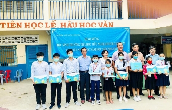 truong tieu hoc huu nghi khmer viet nam tan tien khai giang nam hoc moi