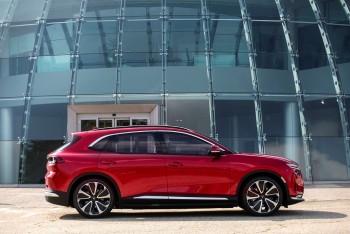 vinfast hop tac voi here phat trien giai phap dieu huong cho cac dong xe dien thong minh