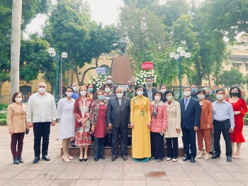 dang hoa ky niem 169 nam ngay sinh anh hung cuba jose marti tai ha noi