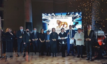Doanh nhân Việt được trao Giải thưởng "Sư tử vàng" của Saint Petersburg (Nga)