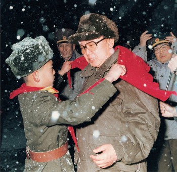 nhieu hinh anh tu lieu duoc gioi thieu nhan ky niem 80 nam ngay sinh co chu tich trieu tien kim jong il