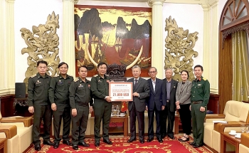 Hội Hữu nghị Việt-Lào ủng hộ nhân dân tỉnh Phongsaly (Lào) 21.000 USD xây trường học