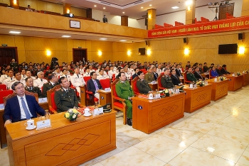 chuyen gia cong an viet nam duoc nguoi dan lao coi nhu nguoi than con em trong gia dinh