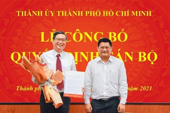 ong vuong duc hoang quan duoc bau giu chuc chu tich hoi dong truong dai hoc ton duc thang