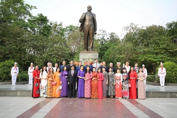 HAUFO và Hội hữu nghị Việt-Nga TP Hà Nội dâng hoa kỷ niệm 151 năm Ngày sinh V.I.Lênin
