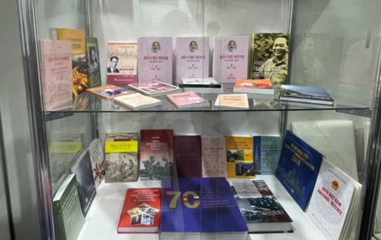 Dịch và giới thiệu sách về Bác nhằm lan tỏa những giá trị, tư tưởng của Chủ tịch Hồ Chí Minh tới độc giả Nga