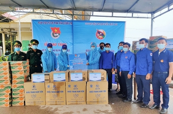 Quảng Trị hỗ trợ vật tư y tế phòng, chống dịch cho 2 tỉnh Savannakhet và Salavan (Lào)