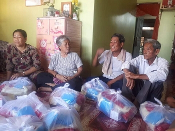 tiep tuc ho tro nguoi viet tai campuchia bi anh huong dich covid 19