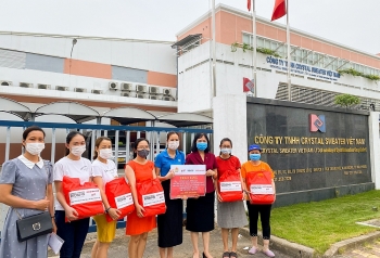 ActionAid Việt Nam hỗ trợ nhu yếu phẩm cho 700 công nhân may mặc tại Hải Phòng