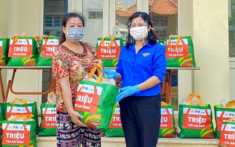 “Triệu túi an sinh” hỗ trợ người khó khăn, yếu thế vượt qua đại dịch COVID-19