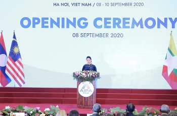Chủ tịch Quốc hội Nguyễn Thị Kim Ngân: Nghị viện cần sát cánh Chính phủ đẩy lùi COVID-19, khôi phục kinh tế