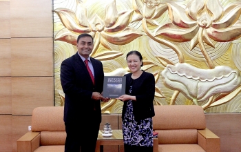 chu tich vufo nguyen phuong nga va dai bien lam thoi dsq pakistan trao doi thong tin ve giao luu nhan dan