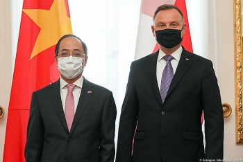 tong thong ba lan danh gia cao nhung dong gop cua cong dong nguoi viet tai ba lan
