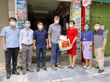 haufo ho tro nguoi dan va ban be quoc te gap kho khan do dich covid 19 tren dia ban ha noi