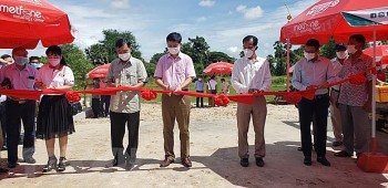 Cộng đồng người Việt góp sức xây dựng cầu Hữu nghị tại tỉnh Kampot (Campuchia)
