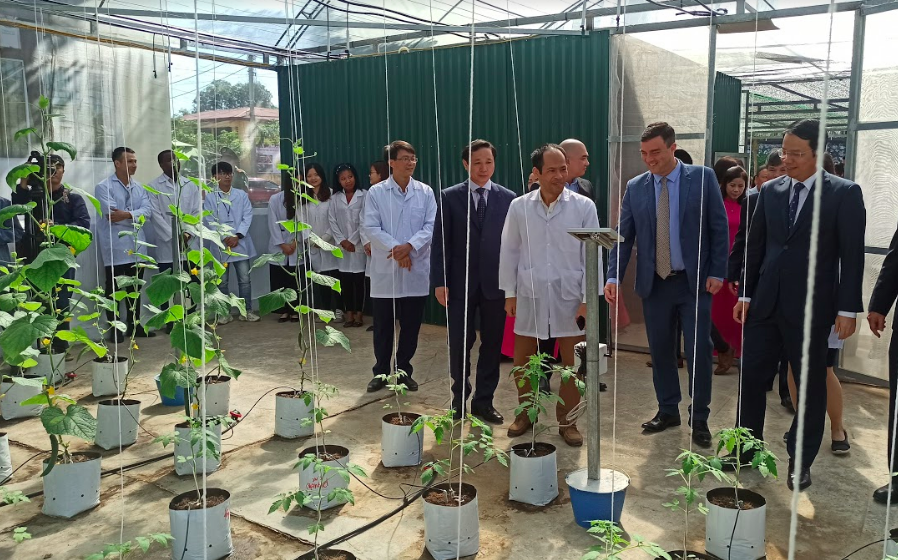 israel tang dai hoc nong lam thai nguyen he thong tuoi cay cong nghe cao