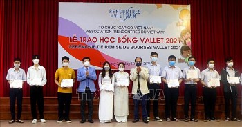 to chuc gap go viet nam trao hoc bong vallet cho 229 hoc sinh sinh vien o thua thien hue
