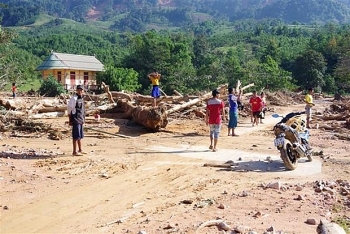 canada vien tro cho cac tinh ha tinh va quang tri hon 400000 usd khac phuc hau qua lu lut