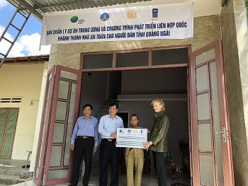 gan 4000 ho ngheo khu vuc ven bien duoc ho tro xay dung nha chong chiu bao lut