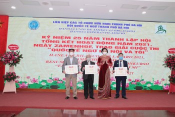 hoi quoc te ngu tp ha noi 25 nam mot chang duong