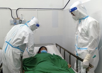 can tho cuu song benh nhan covid 19 vo tui phinh mach mau nao nguy kich