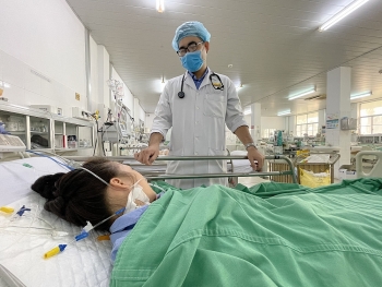 can tho benh nhan soc phan ve suy da tang suyt mat mang vi bi ong dot