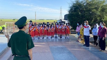 an giang tuyen truyen ve chu quyen an ninh bien gioi cho hoc sinh