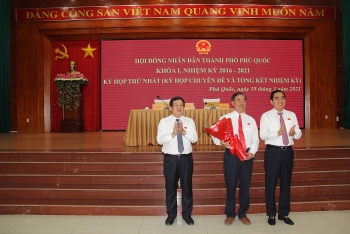 ong doan van tien duoc bau giu chuc vu pho chu tich ubnd tp phu quoc