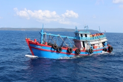 Kiên Giang: Bắt giữ tàu chở 50.000 lít dầu D.O không rõ nguồn gốc