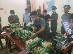Bộ đội Biên phòng tỉnh An Giang bắt giữ 02 đối tượng vận chuyển 40 kg ma túy đá