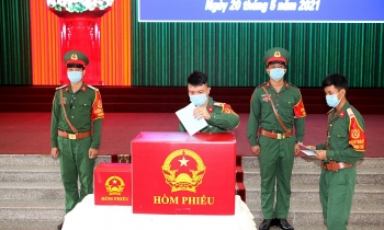 can tho to chuc bau cu som cho luc luong cong an quan doi