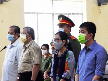 Cà Mau: Nguyên Giám đốc Sở Y tế lĩnh 2 năm tù