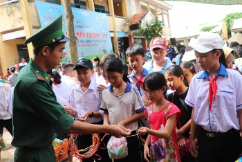 an giang hon 500 trieu dong thuc hien chuong trinh dong hanh cung phu nu bien cuong