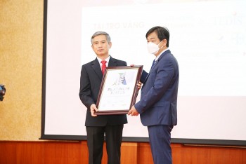 tong lanh su duc tai tphcm du trao chung nhan dieu tri dot quy chuan quoc te cho benh vien sis can tho