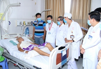 chu tich ubnd tp can tho tham nan nhan gia dinh co nguoi than tu vong do tngt