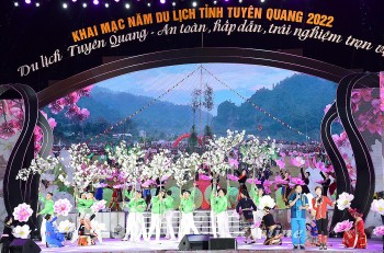 du lich tuyen quang 2022 ngam hoa le dua thuyen kayak nhay lua