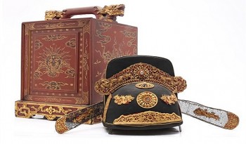 hai co vat trieu nguyen luu lac o nuoc ngoai duoc hien tang cho tinh thua thien hue