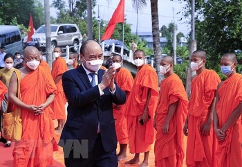 Chủ tịch nước chúc Tết cổ truyền ở Học viện Phật giáo Nam tông Khmer