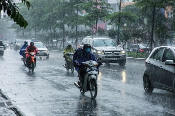 Thời tiết đêm 13 và ngày 14/4/2022: Hà Nội trưa chiều trời nắng, miền Nam mưa rào và dông