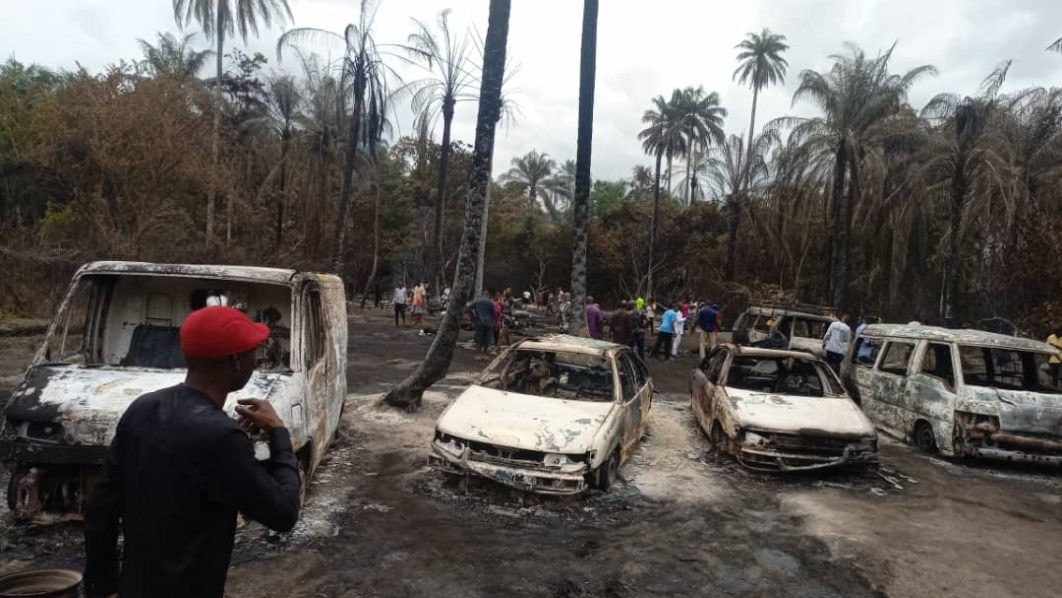 Nổ kinh hoàng ở cơ sở lọc dầu trái phép tại Nigeria, hơn 100 người chết