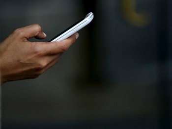 gia mao tai khoan facebook cua nguoi than nho chuyen tien